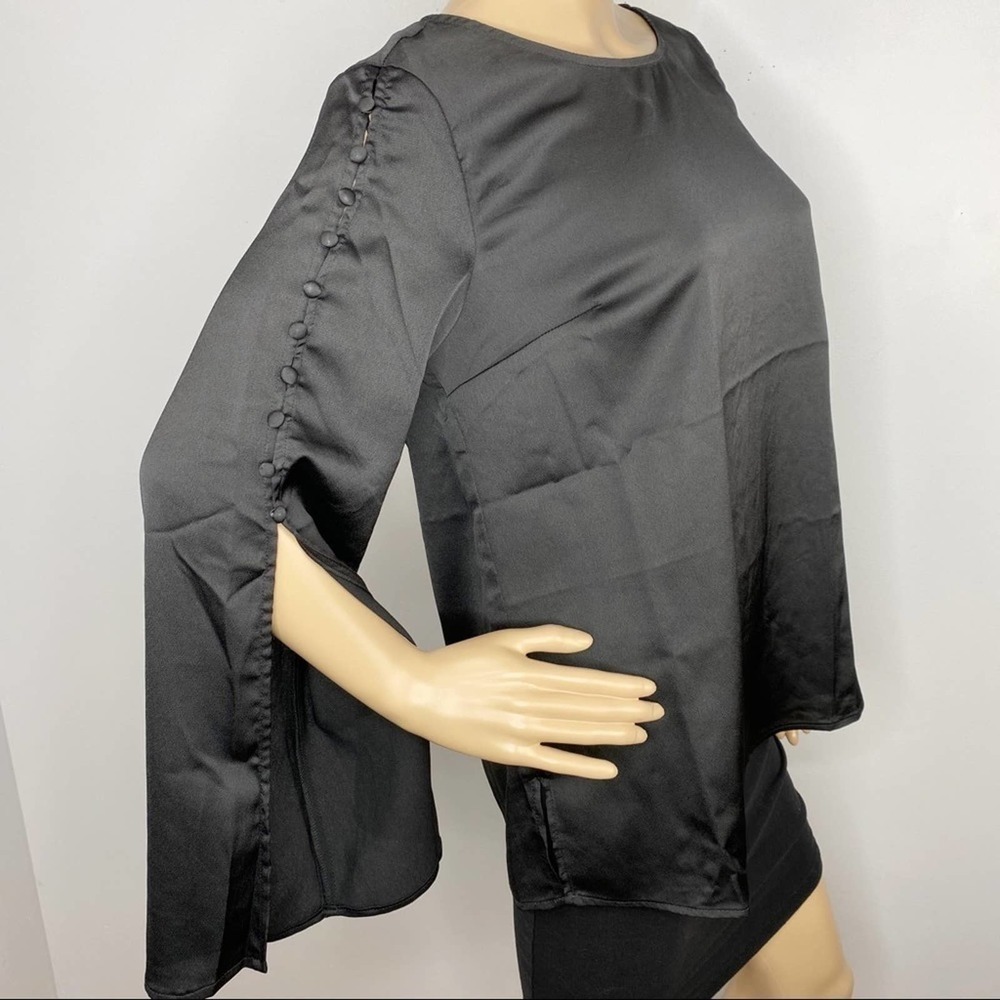 Carmen by Carmen Marc Valvo Black Satin Embellished Sleeve Top Size Small - Picture 2 of 9